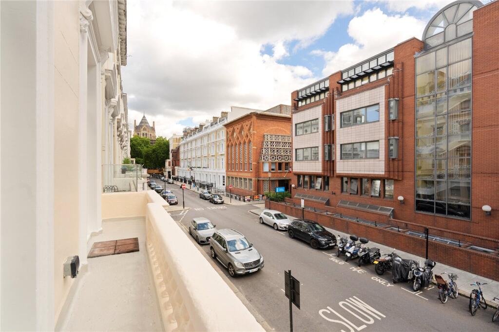 4 bedroom maisonette for sale in Queensberry Place, South Kensington, London, SW7
